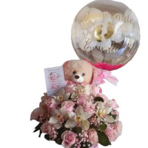 Arreglo de orquídeas, rosas y peluche
