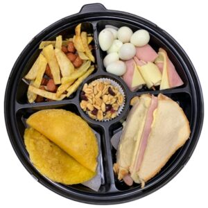 Merienda de snacks variados