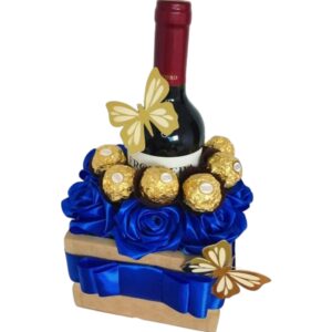 Rosas eternas, vino y chocolates