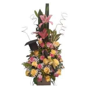Arreglo tradicional de rosas para grado