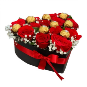 Chocolates y rosas en caja corazón