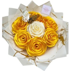 Rosas eternas amarillas en bouquet